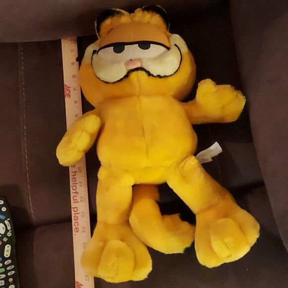 Garfield Plush 16"  - Picture 10 of 10
